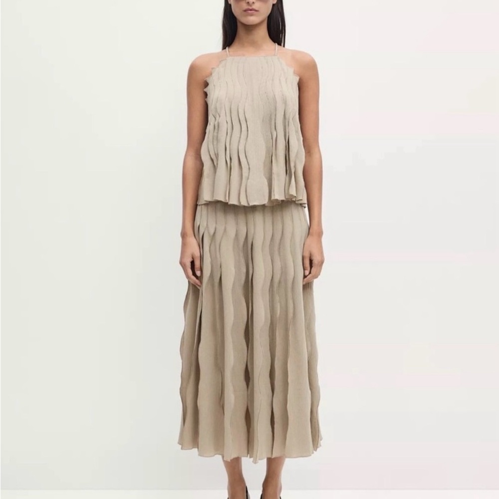 Wavy Pleated Skirt